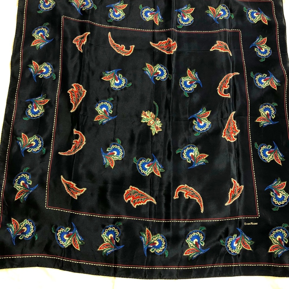 Evan Picone scarf